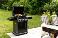 Rogue® RB425 - all black - Gasgrill mit Seitenbrenner & Heckbrenner inkl. Drehspieß